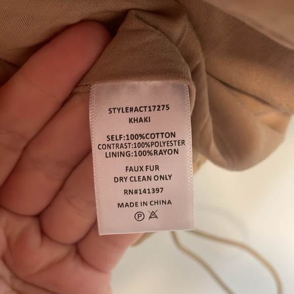 NWOT Astr The Label NADINE QUILTED FAUX SHEARLING JACKET KHAKI - Picture 7 of 10